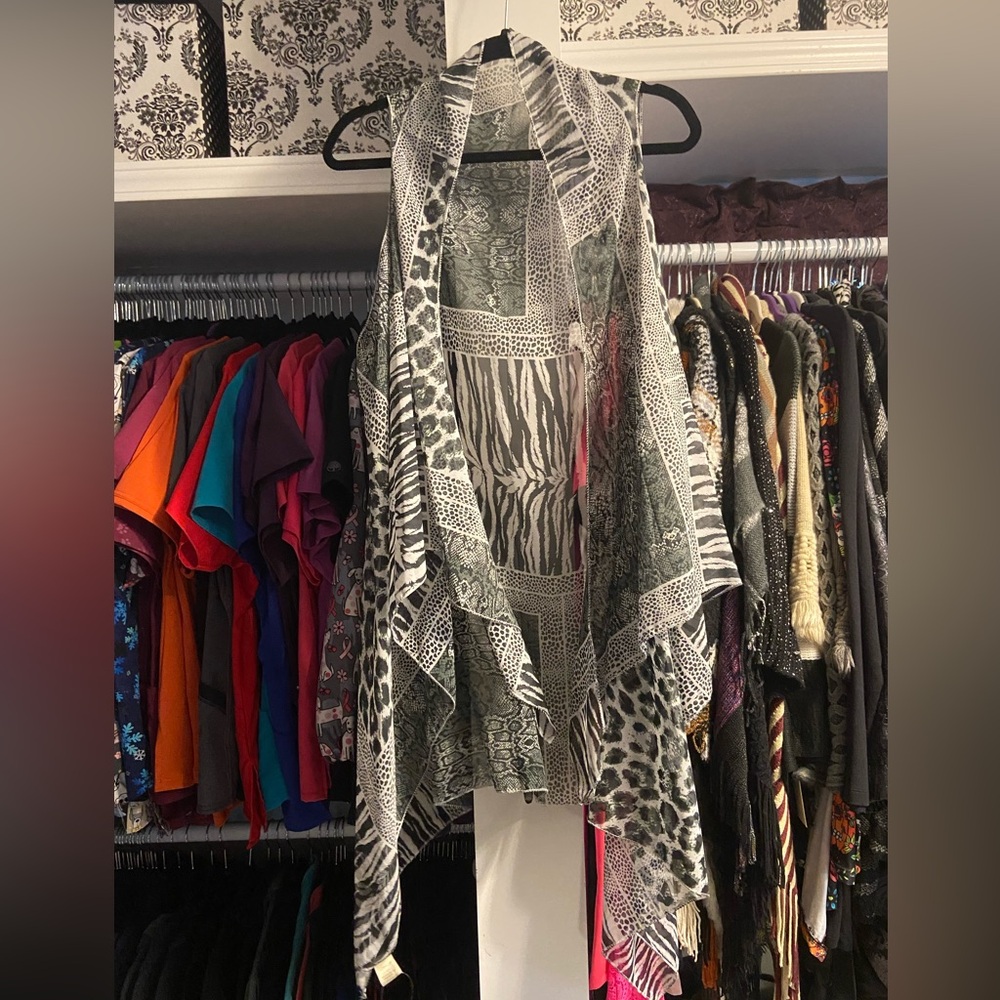 NWT L.I.B. Sleeveless Sheer Kimono Animal Print